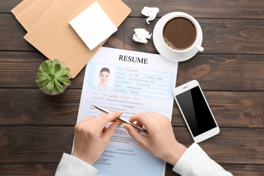 How to Create a Resume That Stands Out